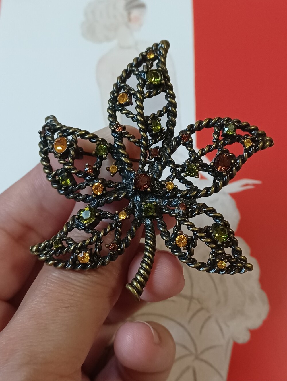 Vintage Avon NR Fall Rhinestone Leaf Pin Brooch 🍀 - Picture 6 of 7